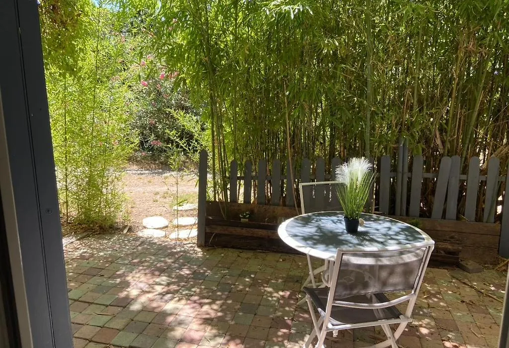 Studio Avec Terrasse A 30 Mn Des Plages-1
