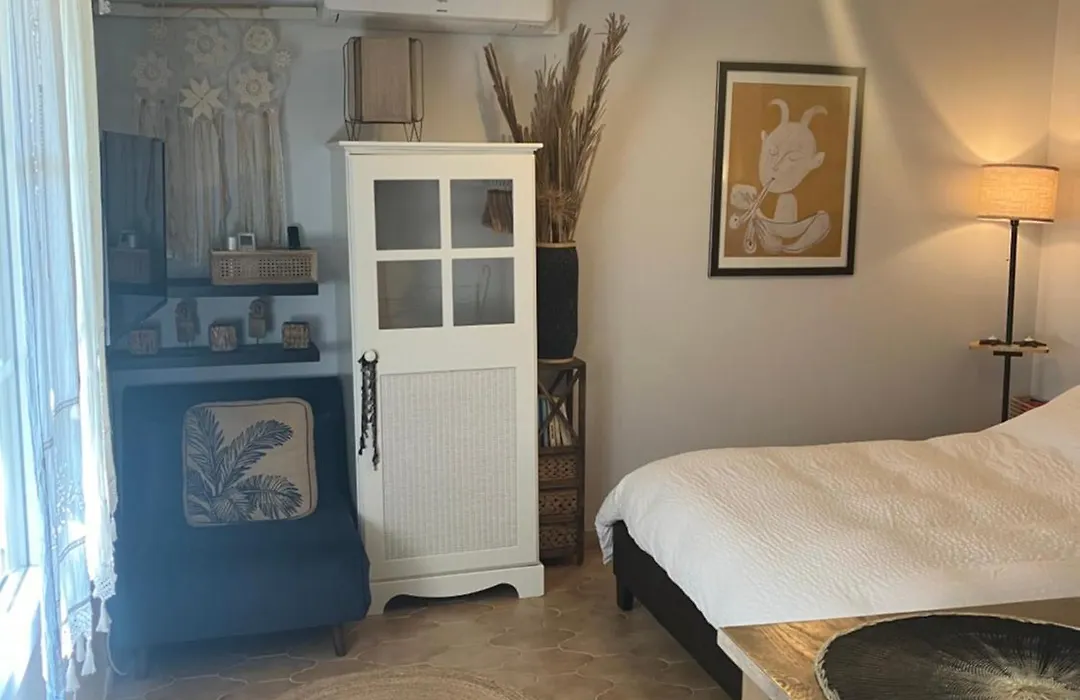 Chambre indépendante au Joli Mazet à Nîmes idéalement situé entre la garrigue et la ville-1