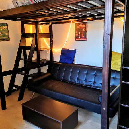 Mini Studio de 13 m2 avec terrasse 15 mn centre Nimes-3